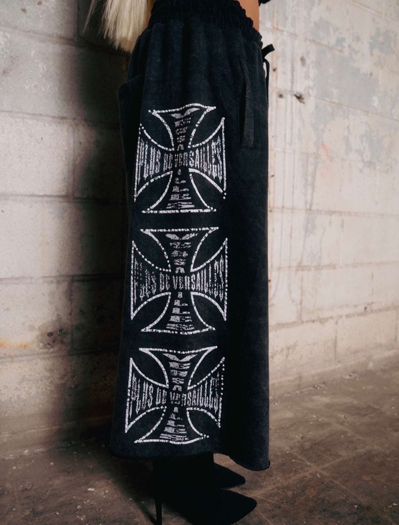 pearlized 3/4 shorts black