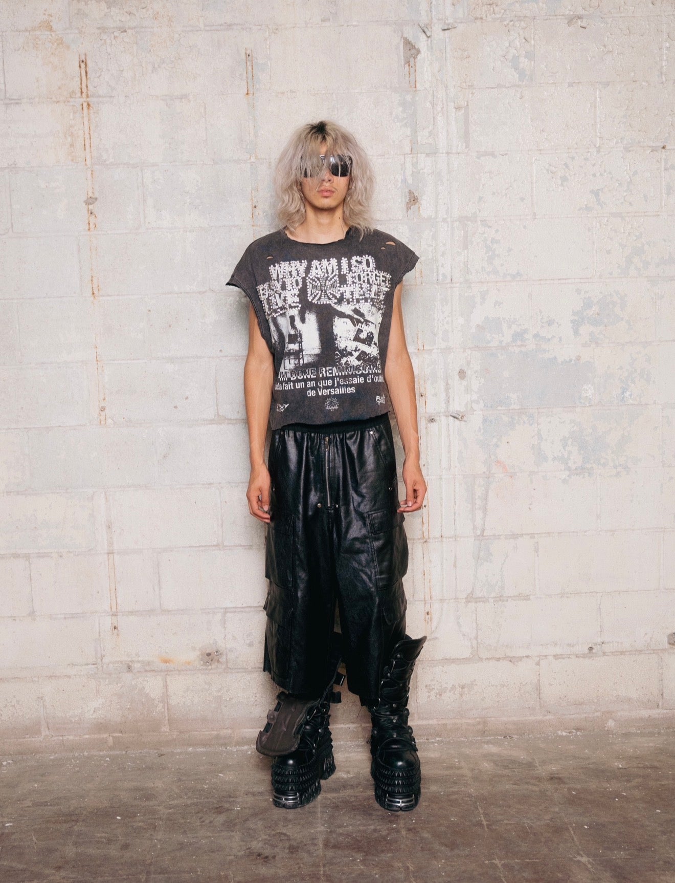 reminisce cut out tee